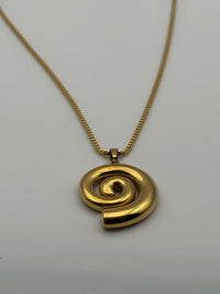 Seashell Pendant Necklace