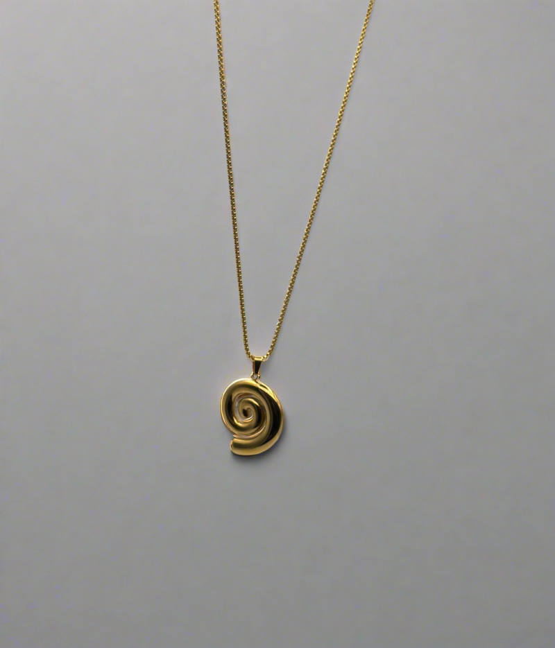 Seashell Pendant Necklace